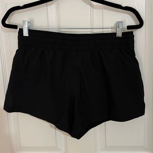 Fabletics Breathe Mid-Rise Run Short